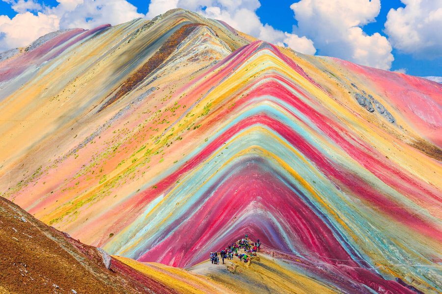 TOUR RAINBOW MOUNTAIN FAULL DAY.