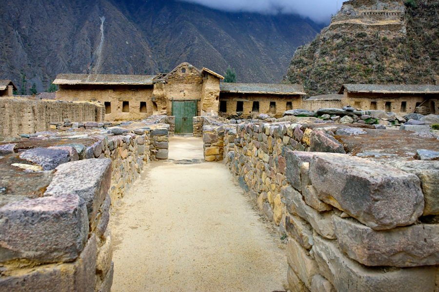 Sacred Valley & Machu Picchu Tour (2 Days / 1 Night)
